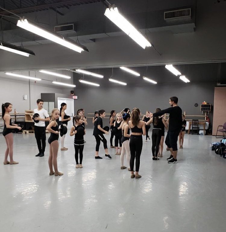 CSDdance's tweet photo. Its always a pleasure having Scott Fowler at CSD! Can you believe it has been a DECADE since we first had him teach at our summer convention.🙏🏼1️⃣0️⃣ Thank you for an amazing week/end of classes and choreo Scott💃🏻#CSDDance #loveofdance #ottawadance #jazz https://t.co/v0ND5h8dV7