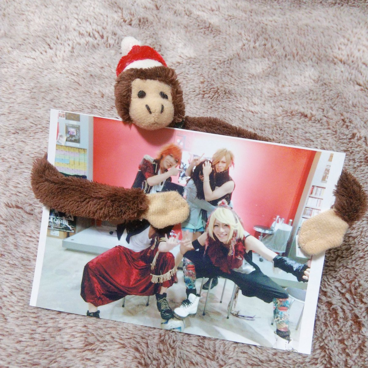 chomiiin's tweet photo. 改めておめでたい焼き🎂🎁6年弱好きでいて一緒に取った写真も持ってるチェキもこれしかない！なんてこと！チェキは多分譲ったりしちゃったような気がするけど。ステージに戻ってきてくれたときにはまたなおちゃんの隣で見たいなあ！たくさんたくさんありがとう🙊 https://t.co/co5BkKXmyb