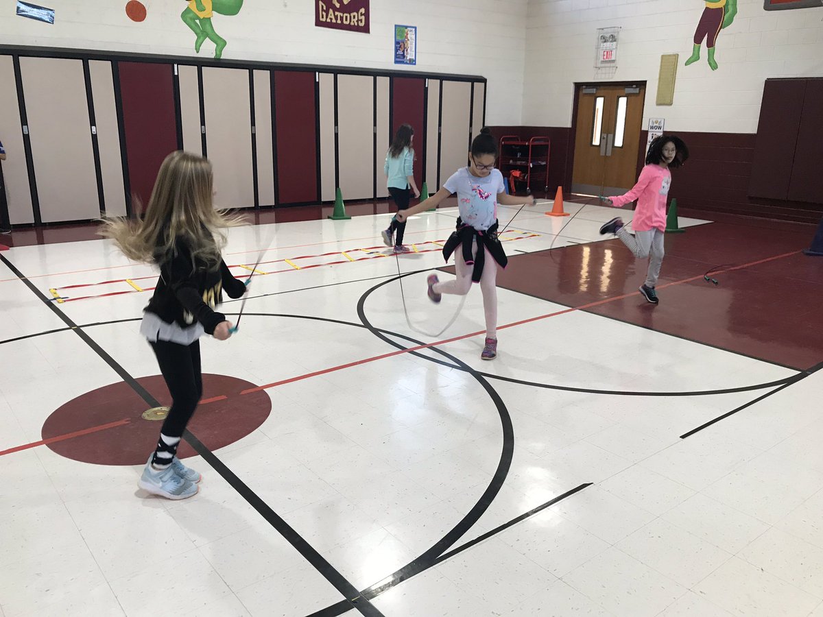 MrsWeber_PE's tweet photo. Starting this last week before winter break w/ Aerobic Stations! Ss have a variety of stations to choose from & have to move for a certain amount of time w/out stopping! Let’s get those hearts pumping & as many steps as possible! @GoodrichSchool #GRWay #physed #GoodrichPE https://t.co/B7Fk41OcZW