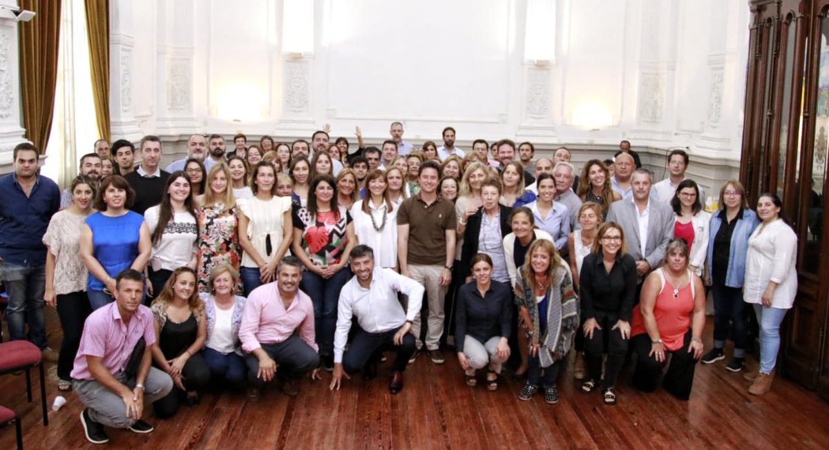 gzinny's tweet photo. #LaPlata
Muy buena reunión con secretarios de educación y consejeros escolares de la provincia para conversar sobre las políticas educativas que estamos llevando adelante este año y los desafíos para el 2019. https://t.co/8mn8ZmbpK7