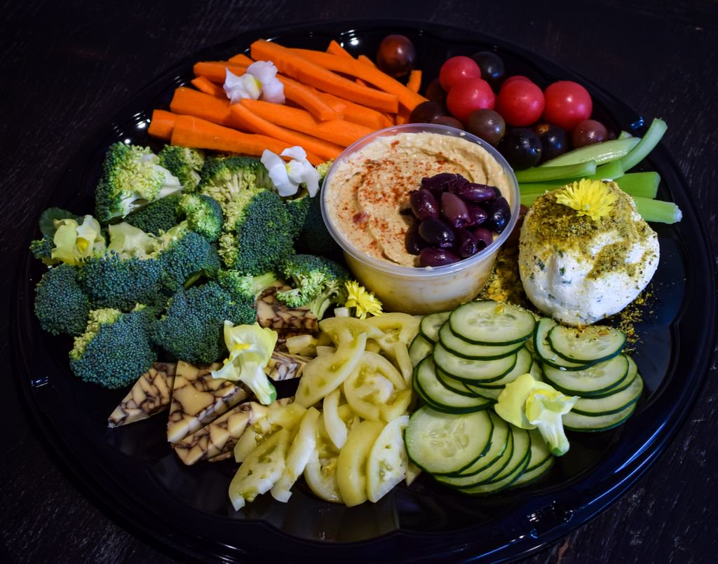 saucedlr's tweet photo. Stressed out about all the #holidayparties this week? Let Sauce(d) take some of that stress away with our Holiday #PartyPlatters! We have 5 different varieties to choose from AND 2 different serving size options for each variety. Call us today to place your order: 501-554-3634 https://t.co/59WMwgLiuK
