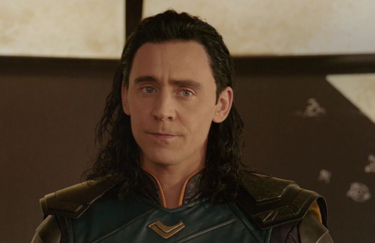 royaltyloki's tweet photo. happy birthday to this dumbass i guess. i got him a neck brace and a new butterknife set for his birthday. maybe i’m absolutely in love with him https://t.co/ybfuUMHOV9
