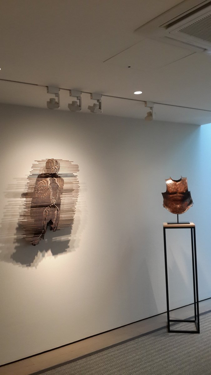 SolitsUK's tweet photo. #Moderndesign for antique items - #industrial steel #plinth with an oak top and #stonelook #plinth at Andipa Gallery, Knightsbridge. https://t.co/gyCVFPkZoY