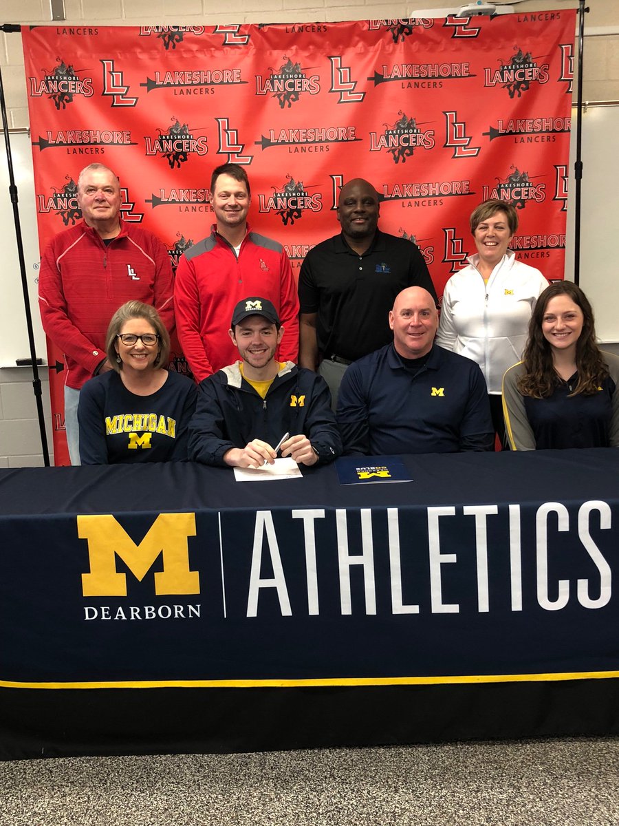 UMDearbornGolf tweet media