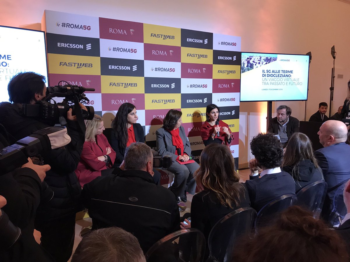 Oggi il #5G🌐 entra nella fase d'implementazione anche a <a href="/Roma/">Roma</a>. <a href="/EricssonItalia/">Ericsson Italia</a> e <a href="/FASTWEB/">FASTWEB</a> presentano alle Terme di Diocleziano ♨️ il primo #usecase di Realtà Aumentata applicata al turismo 🧳. All'evento hanno partecipato <a href="/virginiaraggi/">Virginia Raggi</a>, <a href="/mirellaliuzzi/">Mirella Liuzzi</a> e <a href="/flavia_marzano/">Flavia Marzano</a>

#Roma5G
