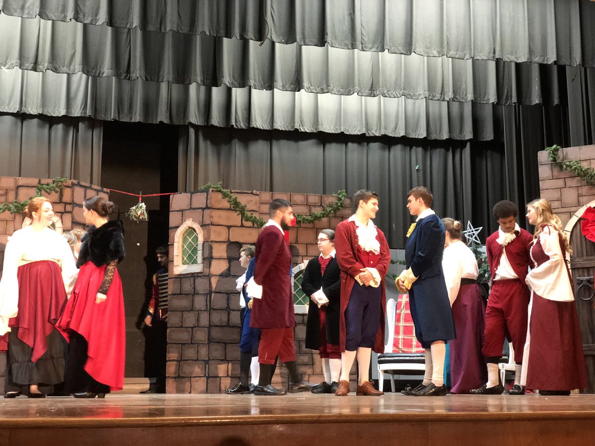 DouglasHGraham's tweet photo. NHS Class of 2019 performing Under the Mistletoe Bough.  So much talent!  So proud!  Great Job!#over100years #CouchStrawn #allstarcast https://t.co/pEsA77QvMY