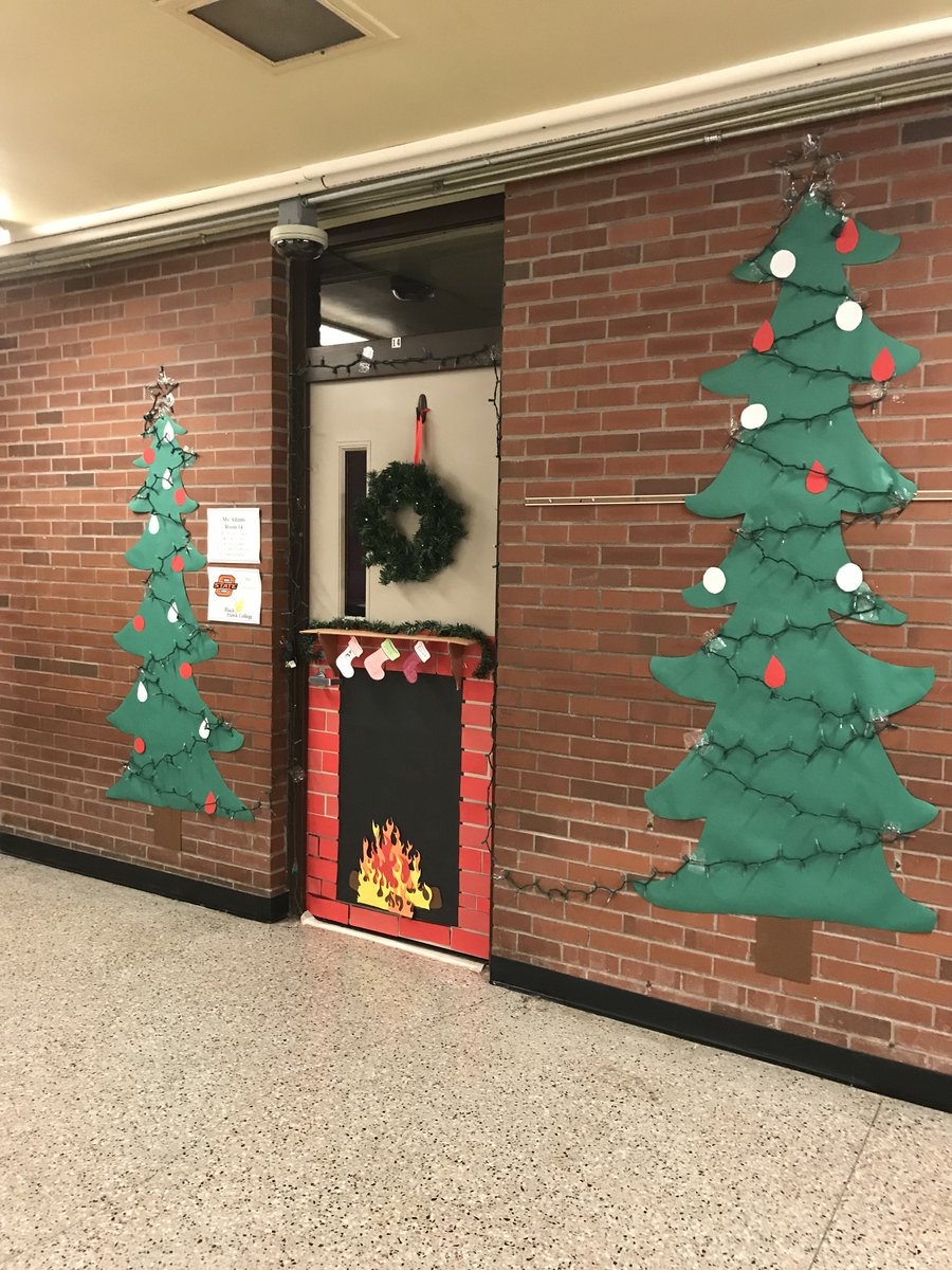 UnitedCUSD304's tweet photo. UHS Announcements 12-17-18 https://t.co/5obav7dplP #BeUnited #ChristmasDoor #MsAdams #MrsCarson https://t.co/YNaLlX6hw5