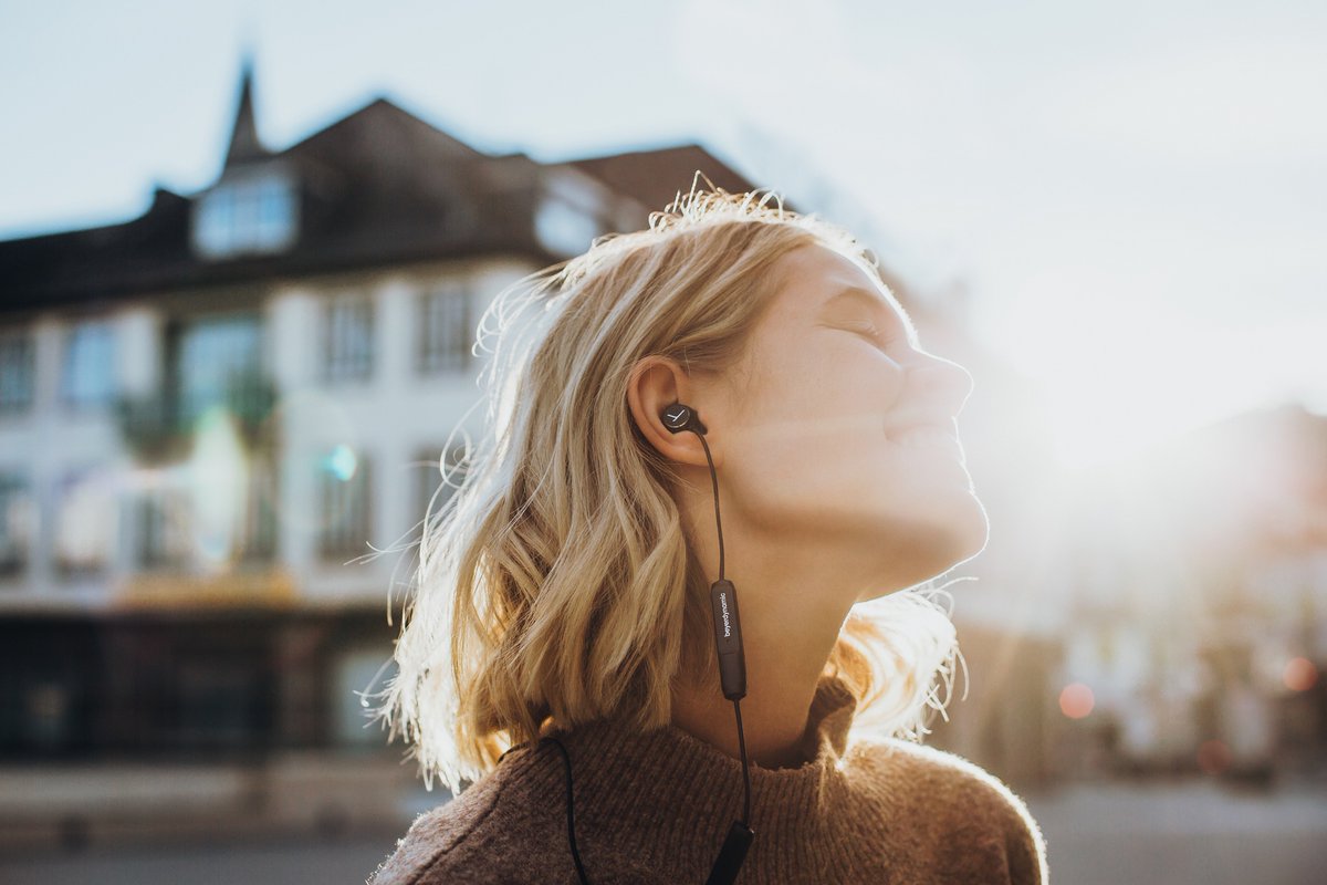 beyerdynamicUSA's tweet photo. Start your Mondays off right with our new wireless Blue BYRD in ear headphones featuring MOSAYC sound personalization. #beyerdynamic #bluebyrd #inears #wirelessheadphones #befree #mondaymotivation https://t.co/qjlY8EbsPz