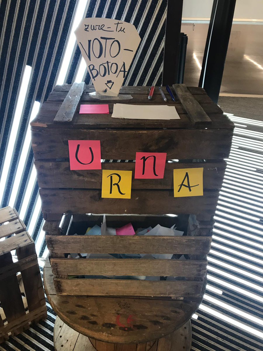 ClusterHabic's tweet photo. En el espacio #BasqueLiving de Tabakalera está visible la exposición 'Proyectos del 1er Concurso de Diseño de Interior de Gipuzkoa', promovido por el Colegio Oficial de Diseñadores de Interior de Gipuzkoa y patrocinado por @CiancoInox @Daisalux #Equilan @Niessen_ES @Prodema_com https://t.co/7FPzBgfODP