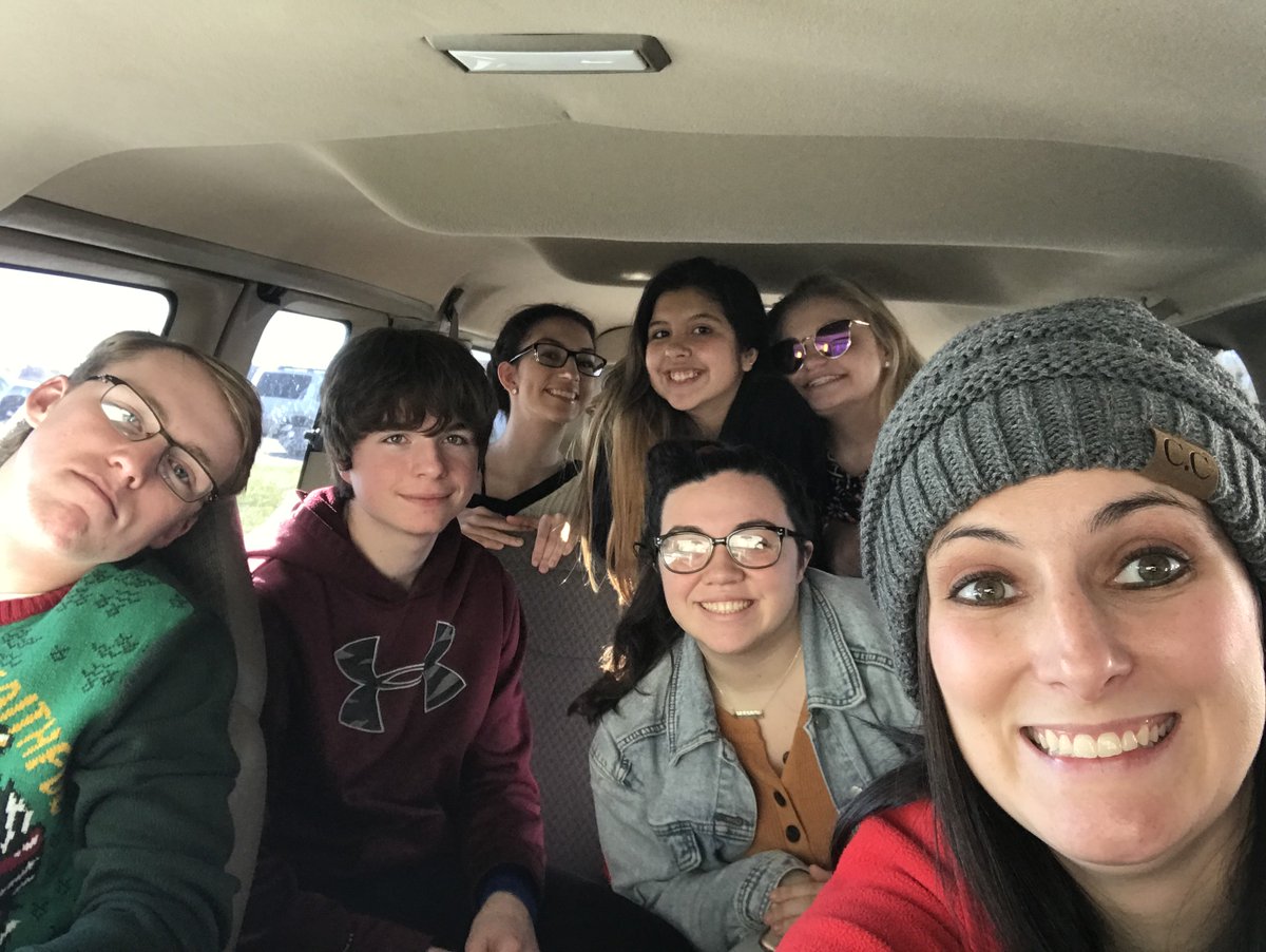 heatherSLnews's tweet photo. The Environmental Green Thumb Club was able to deliver "Blessing Baskets" to 11 grateful families on Saturday! Big thank you to all those who participated in filling up a basket! (Photos by Kimberlynn Uhl) https://t.co/la1Nw7WQoI