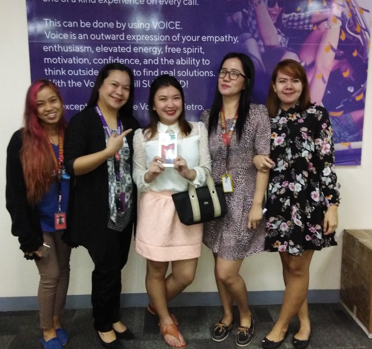 ONE_Clarktastic's tweet photo. Congratulations Jinky for winning a brand new phone from our Merry Metro daily raffle! πππ #MerryMetroChristmas #LivePurple #TeamofLearningExperts @jinkygrey @Greg_MPCS @HPDEC1969 @KapilGoel2006 @iamyourritzy https://t.co/6crPo8TZWj