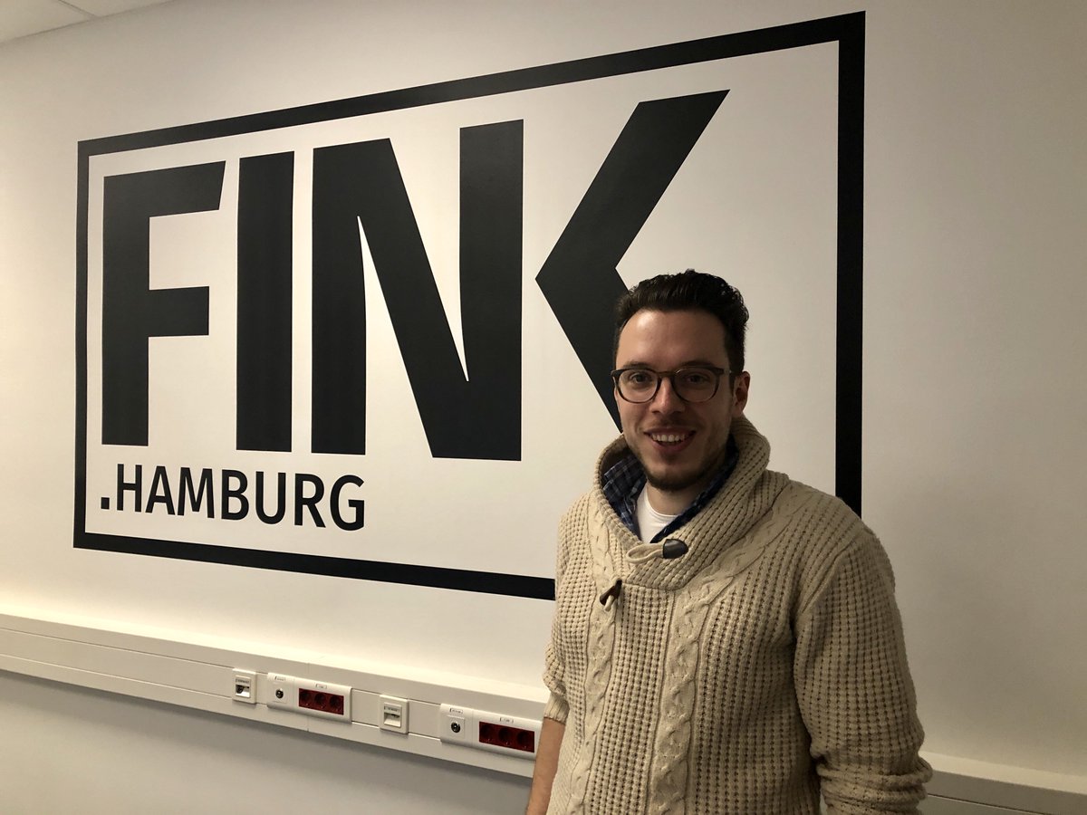 Fink_Hamburg's tweet image. Suchmaschinen und soziale Netzwerke präsentieren dem Nutzer je nach politischer Einstellung verschiedene Inhalte. @NilsVief hat uns heute über diese sogenannte #Fragmentierung informiert – und das anhand von vielen eindrucksvollen Beispielen.