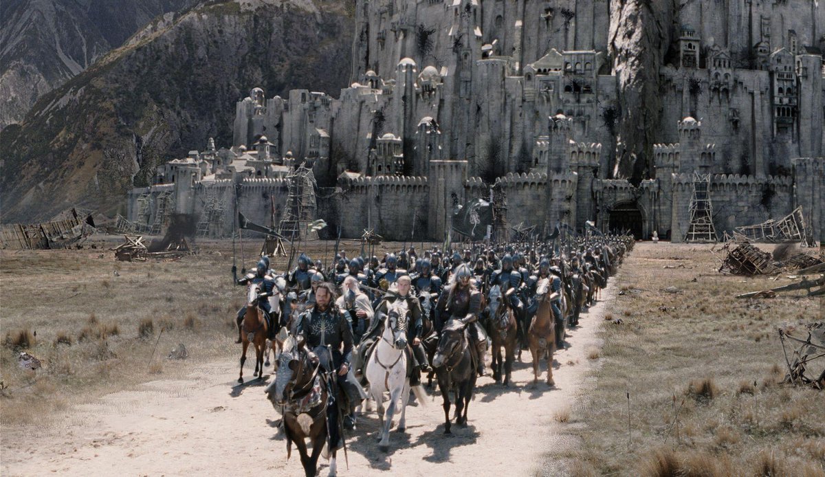 Filmaffinity's tweet photo. Hoy se cumplen 15 años del estreno de "El señor de los anillos: El retorno del rey" (2003), la mejor valorada de la saga (8,2 en Filmaffinity con 182.000 votos) y una película que hizo historia al conseguir 11 Oscar:

https://t.co/5iphFCuOjO
¿Recuerdas dónde y con quién la viste? https://t.co/MLHEicfLmZ