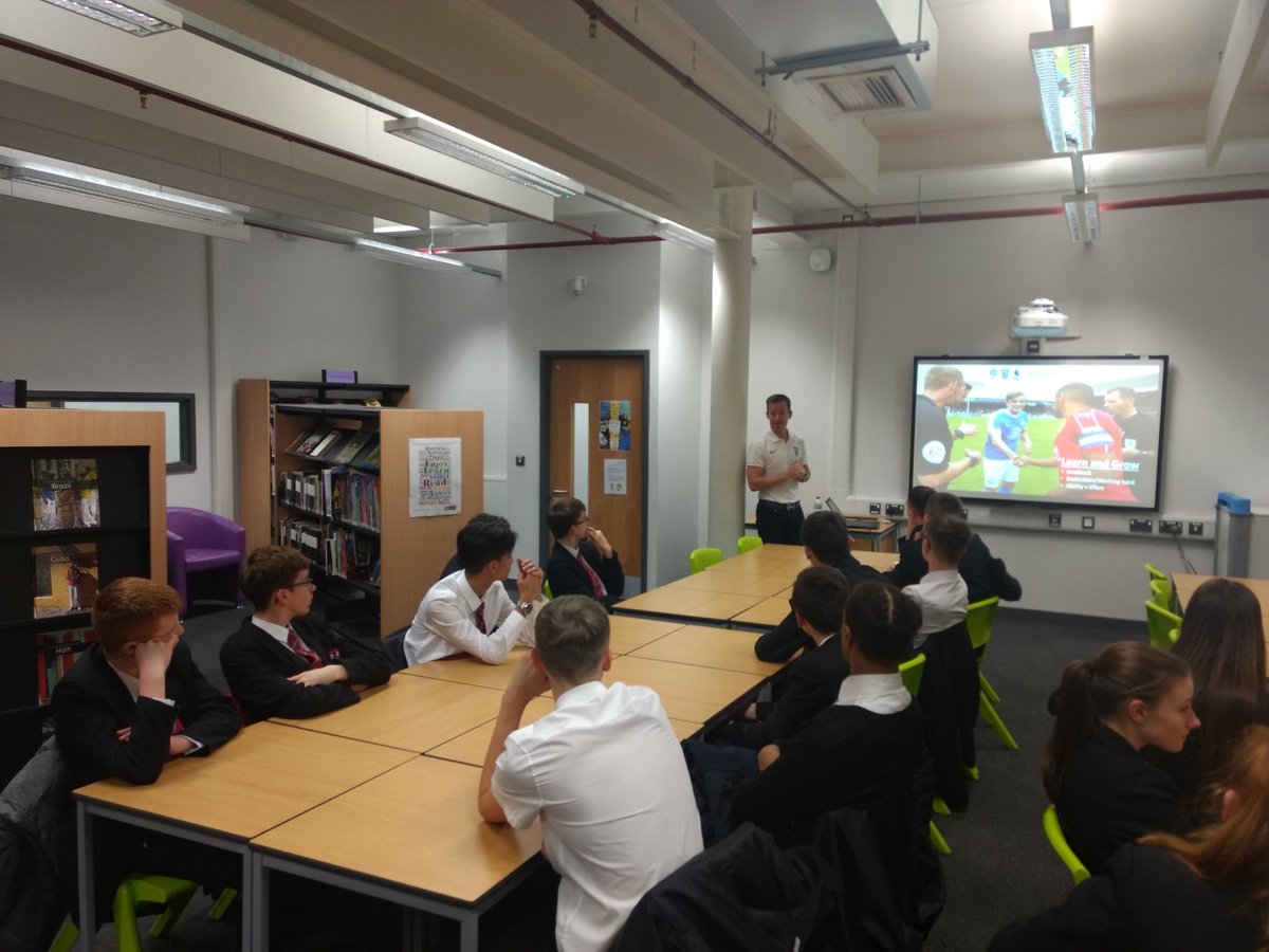 Geoggersthom's tweet photo. Year 10 PE group learning what it takes to be a premier league FA referee. Thanks Marc Perry for a great presentation @PlantbrkSchool  #plantsbrook https://t.co/y6HdhZ449a