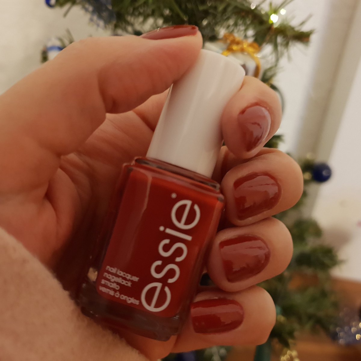 Schnatterinchn's tweet photo. Aus dem #essieadventskalender 😍💅
#withtheband @essie @essie_DE
#nägel #nails #nails💅 #naildesign #nailart #nagellack #nagellackliebe #nageldesign #essie #winter #essiewinter #essienista #essielove #essieliebe #essiepolish #essiedeutschland #essienails #essieadventcalendar https://t.co/5m1WkvW140