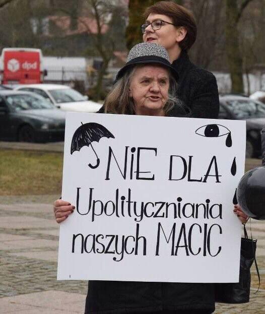 https://pbs.twimg.com/media/DuoOBaJXcAEEI50.jpg