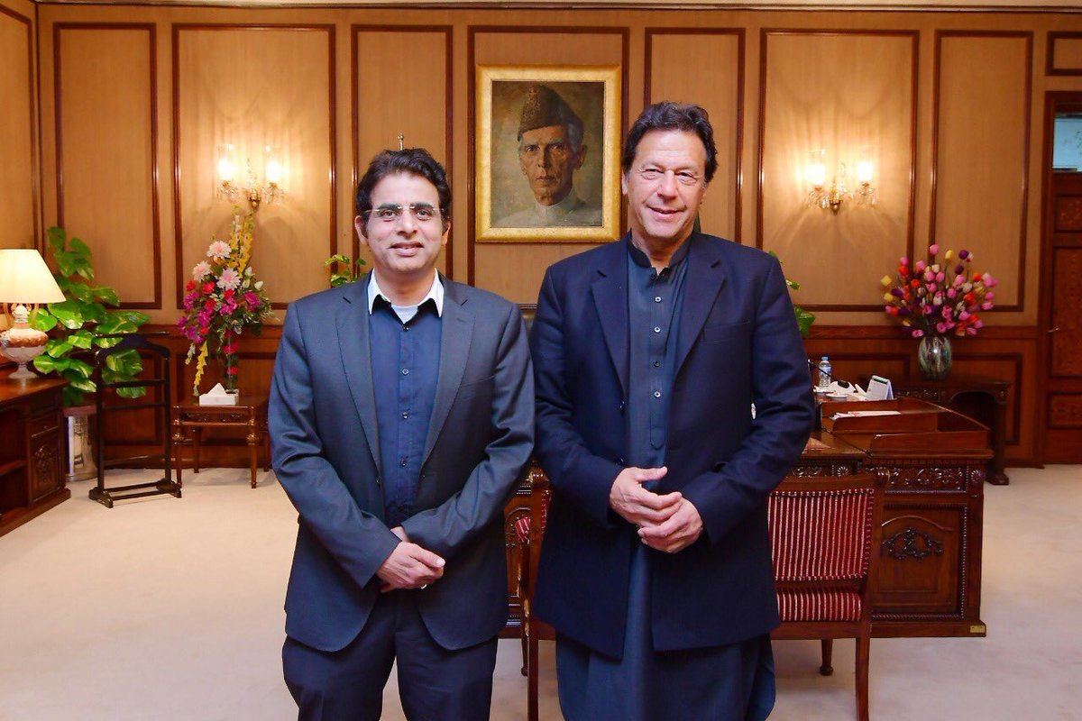 chota_chatri007's tweet photo. پہلے الزام لگاتا تھا میری بیوی کا دودھ پی گئے اب بیوی سے ہی ہاتھ دھو بیٹھے گا
@IrshadBhatti336 😂 https://t.co/vCOQPBzF6M