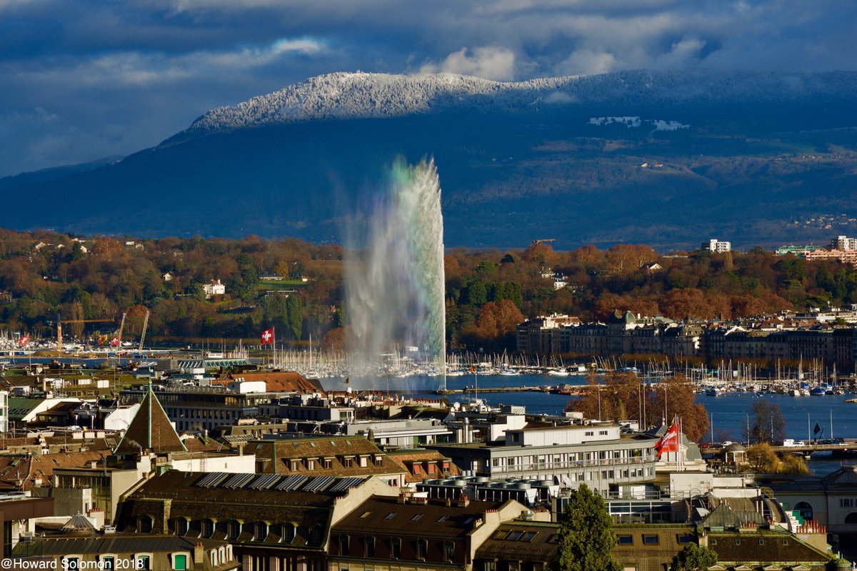 HTSolomon's tweet photo. Jet d'Eau https://t.co/ZJqQe0ehWr