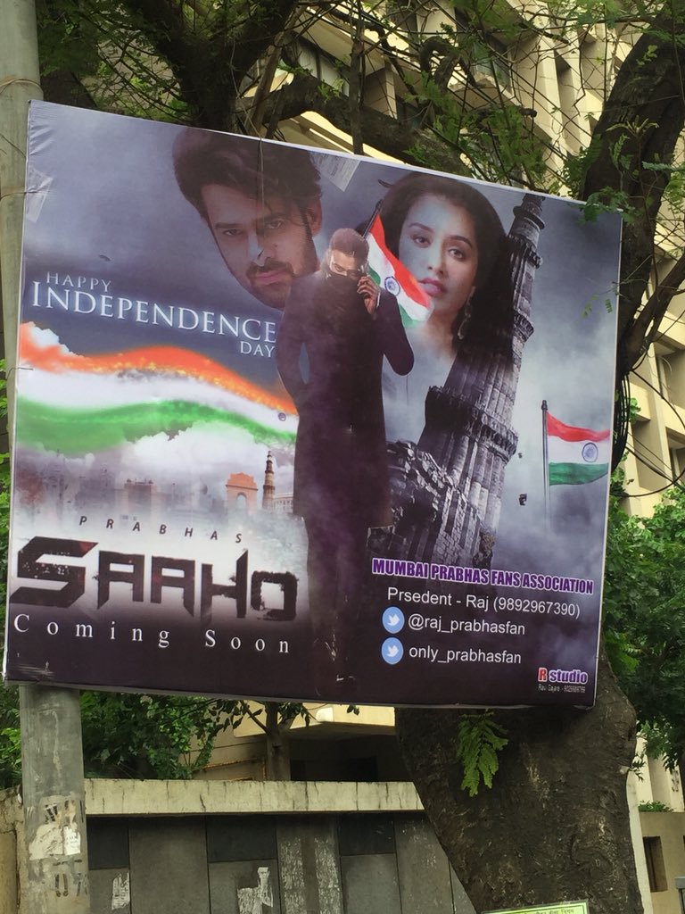 __deepuVARMA's tweet photo. E Year Aug 15th Coming soon annaru...
Nxt Year Aug 15th lo vachestundhi....
Patience = #PrabhaFans😀
#WorthWait #Saaho #Prabhas #ShraddhaKapoor #SaahoOnAug15th https://t.co/lsxfaTbMQr