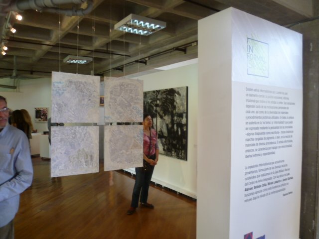 AVCven's tweet photo. Según #SusanaBenko existen varios #informalismos. “En todos, la pintura se sustenta en la ‘no forma’ que puede ser expresada mediante la gestualidad de las pinceladas –algunas traspuestas como escrituras–, trazos dinámicos, manchas cargadas de pigmento #SalaWilliamWerner https://t.co/UL68HSFX0h