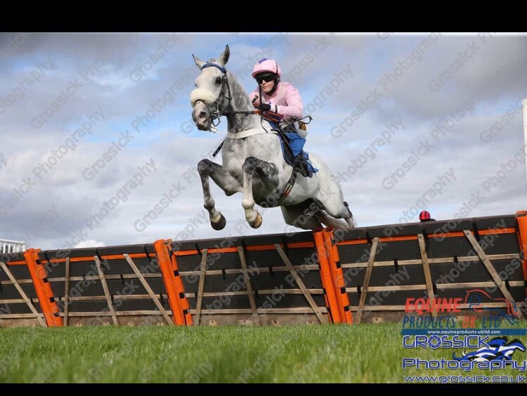 donaldmccain's tweet photo. 4 runners for Bankhouse tomorrow @CatterickRaces
12:10 Danceintothelight
1:40 Rainy City
2:10 Morraman
2:40 Middlebrow
Ridden by @mccain_abbie17 and Brian Hughes
#RaceBets @RaceBetsCom https://t.co/TVD8qJcHn2