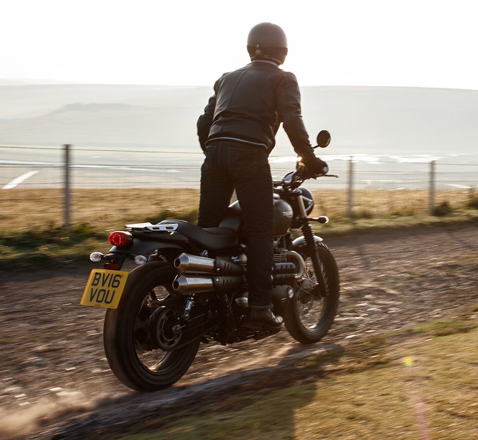 3XMotorcycles's tweet photo. Make this Christmas one to remember with a new 2018 Street Twin, Street  Scrambler or Street Cup from Triumph.  £1,000 Triumph  C&amp;A voucher 
 Street Twin: https://t.co/T6BjM7F1yw
 Street Cup: https://t.co/GXmNoxWdWE
 Street Scrambler: https://t.co/6RtV7Jj6fE https://t.co/BcWY1GmPn9