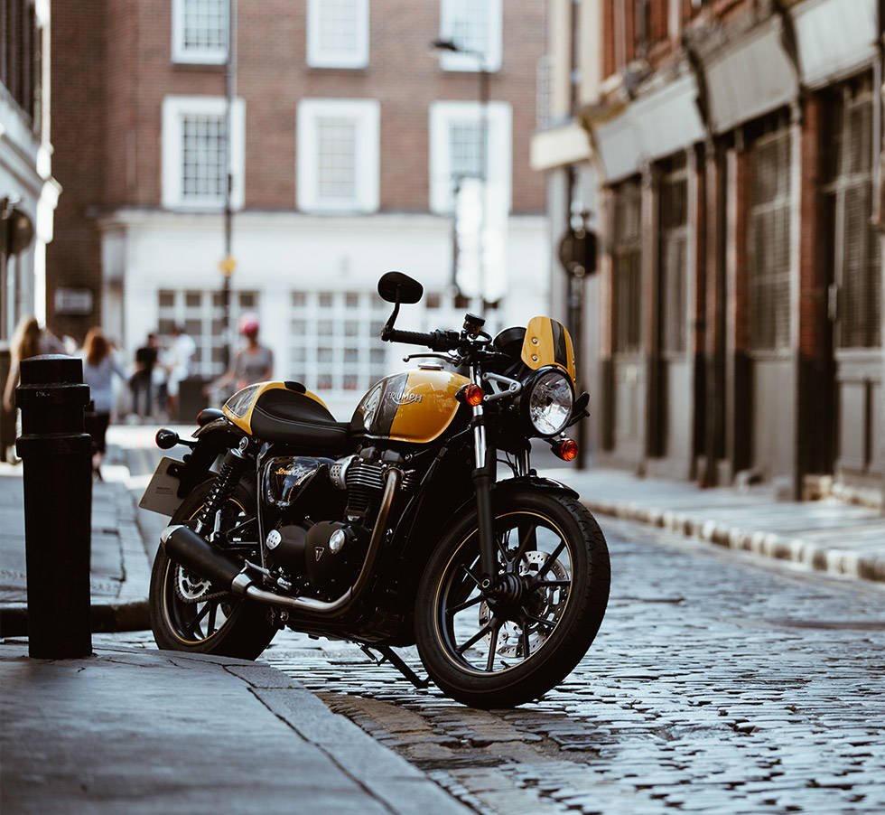 3XMotorcycles's tweet photo. Make this Christmas one to remember with a new 2018 Street Twin, Street  Scrambler or Street Cup from Triumph.  £1,000 Triumph  C&amp;A voucher 
 Street Twin: https://t.co/T6BjM7F1yw
 Street Cup: https://t.co/GXmNoxWdWE
 Street Scrambler: https://t.co/6RtV7Jj6fE https://t.co/BcWY1GmPn9