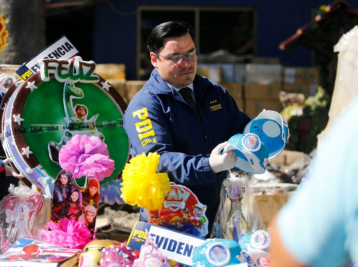 PDI_LosRios's tweet photo. La Brigada Investigadora de Delitos de Propiedad Intelectual #Bridepi, recomienda realizar compras en lugares establecidos, exigir boleta por el producto adquirido, verificar la procedencia del artículo. #CompraSeguro #85AñosInvestigando
#PDILosRíos #Valdiviacl #ElRanco https://t.co/Jp3nETdqm7