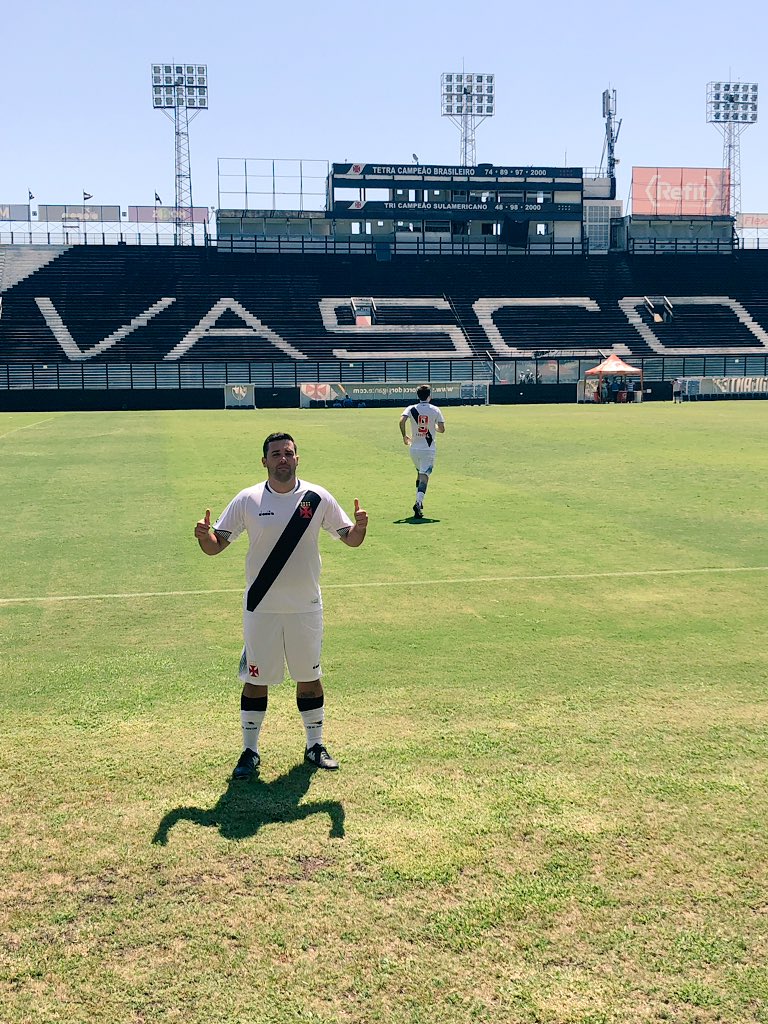 ls95_'s tweet photo. Sonho realizado ❤️ @VascodaGama https://t.co/61k3BbYHdi