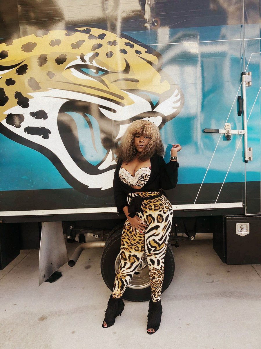 MoneyMoanieMoe's tweet photo. Win, Lose, or Draw I still love ❤My 🏈 Jaguars 🐆 #DTWD 
IG and SC 📷: @MoneyMoanieMoe  #Jacksonville #Jaguars #GoJags #jagnation #DTWD 🏈#espn #sportscenter #EverBankField #playoffs #saxsonville #demboyz #happynewyear #follow #google #me #snapchat #twitter #instagram https://t.co/uiJfWXSsCi