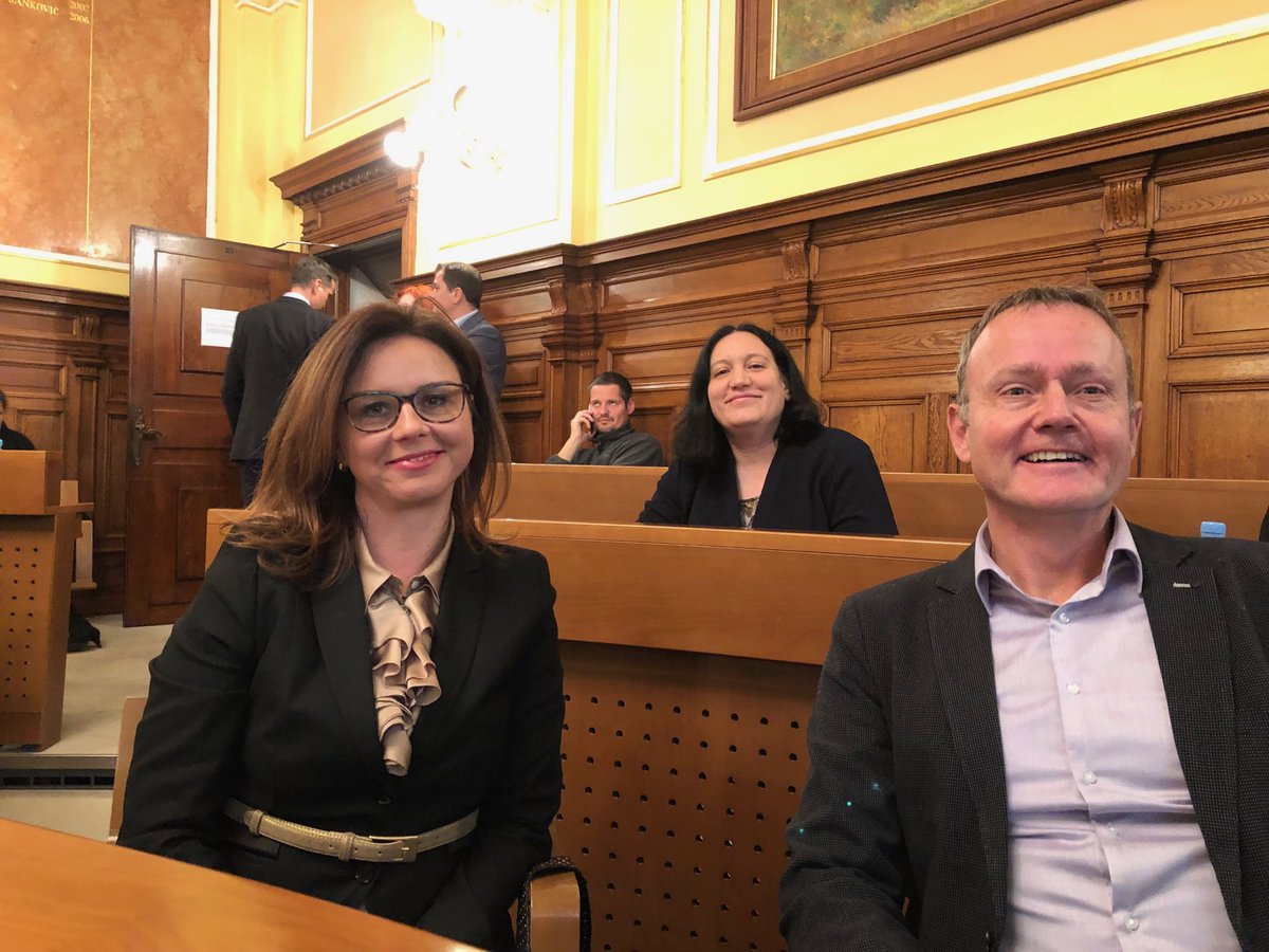 MasaKociper's tweet photo. Konstitutivna seja Mestnega sveta MOL, na sliki mestni svetniki svetniške skupine Socialno- liberalni: Katja Damij ⁦@StrankaLMS⁩, Dragan Matič ⁦@StrankaSMC⁩ in jaz, Maša Kociper ⁦@StrankaSAB⁩ https://t.co/btIE4psxt7