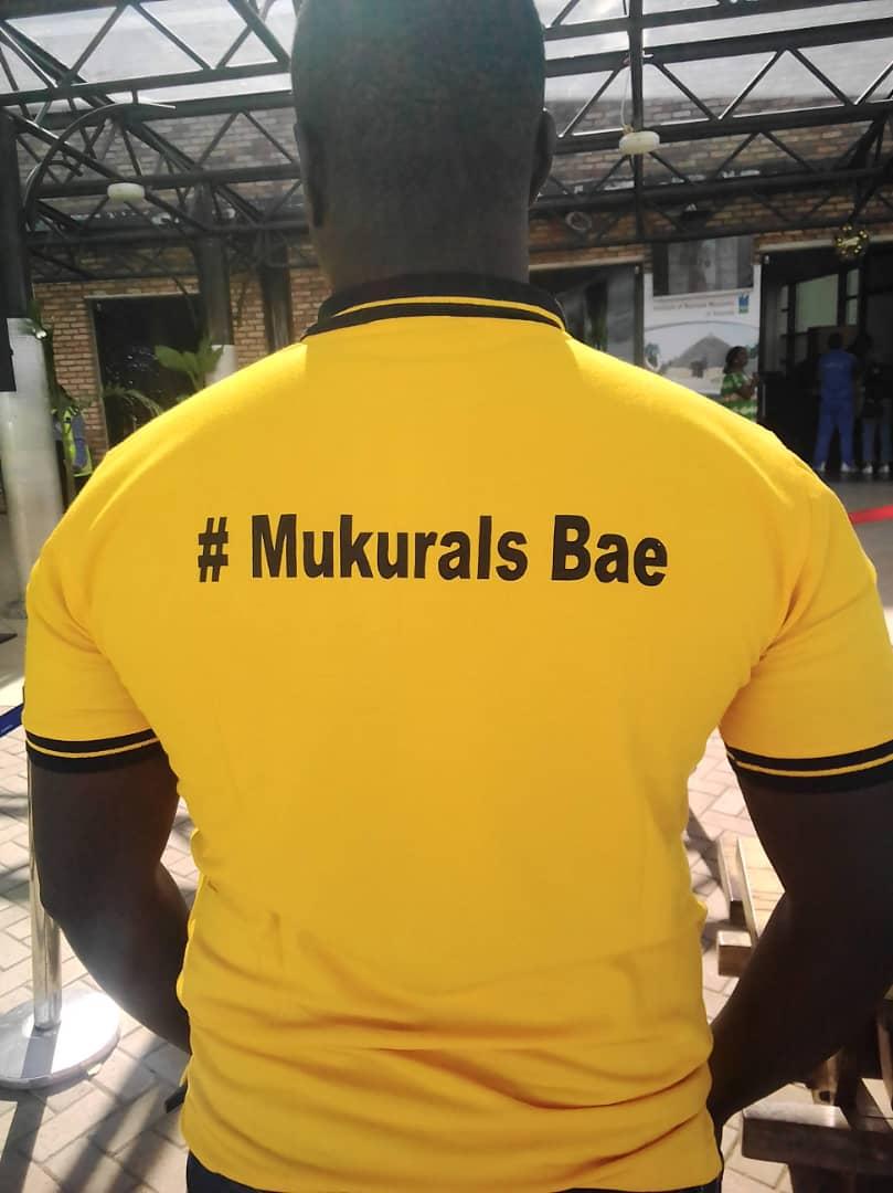 MukuraVS's tweet photo. By surprise, #Mukura delegation from #Sudan was welcomed in a special way by a number of supporters after the team touched down in Kanombe.
Thank you all!!!!! #ImihigoIrakomeje
@GenMvs
@FERWAFA 
@tv1rwanda 
@IGIHE
#AuthenticTV
@FlashTvRwanda 
@TV10Rwanda
#CityRadio https://t.co/ZXaLU5xBUN