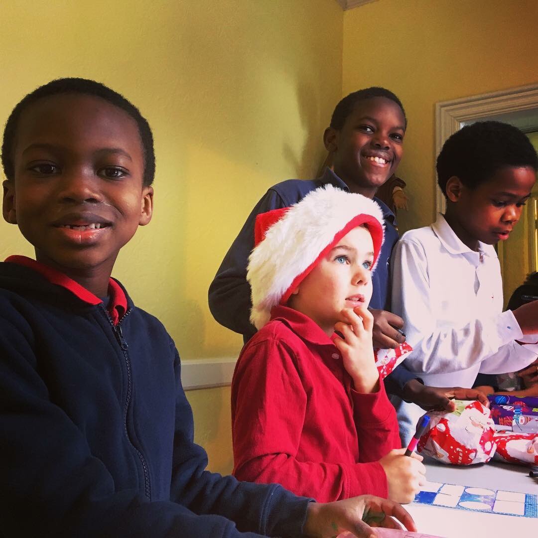dmcssaintjohn's tweet photo. Santa’s workshop day! Thanks to our DMCS Spirit Committee, our students had the opportunity opportunity to shop for their parents in Santa’s workshop, have their gifts wrapped and enjoy a pizza party! 

A huge thanks to those who made this happen! The kids were ecstatic! 😬🎄🎁 https://t.co/jHsyF9DYVj