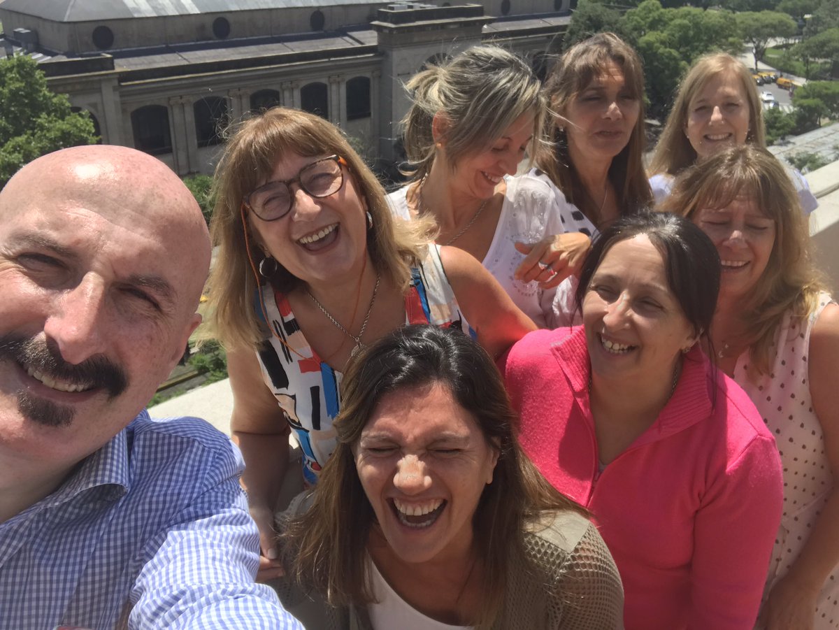 efvisiconde's tweet photo. Formación de mentores para el acompañamiento de directivos noveles #cierre2018 Nos vemos en #febrero #EscueladeMaestros @LuliFeced @EducacionBA https://t.co/xhPHg14hSk