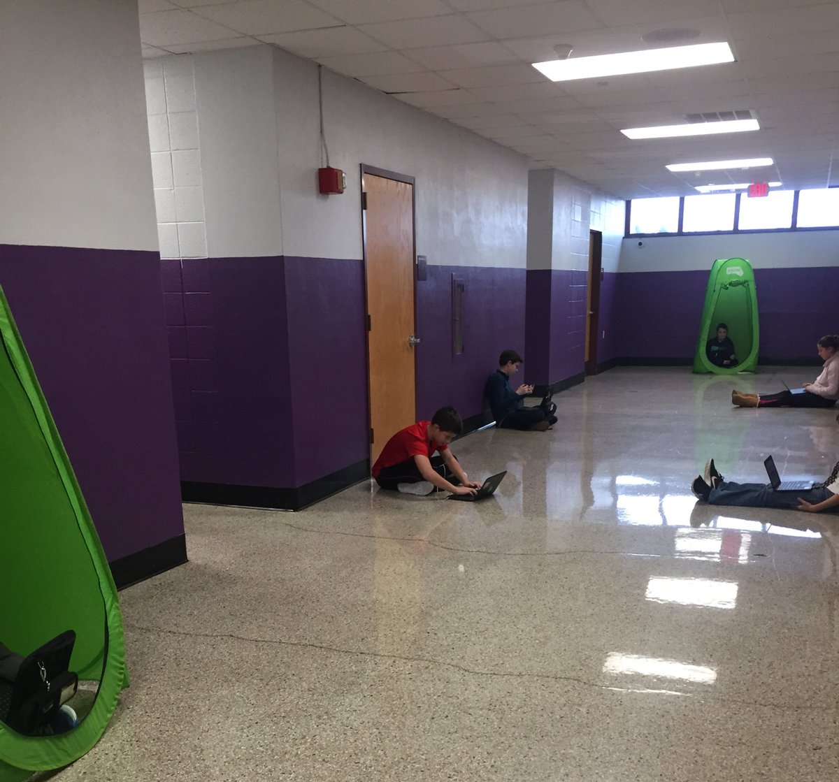 snej80's tweet photo. ❤️ 👂 👩‍🎓 👨‍🎓 🎤 as we explore ways to connect the #globalgoals with holidays celebrated during this time of year. 🎯 💯 🚀 
#digitalcitizens 
#studentvoice #oneworldoneclassroom #bwrsdREADY https://t.co/uG8U6fVAws