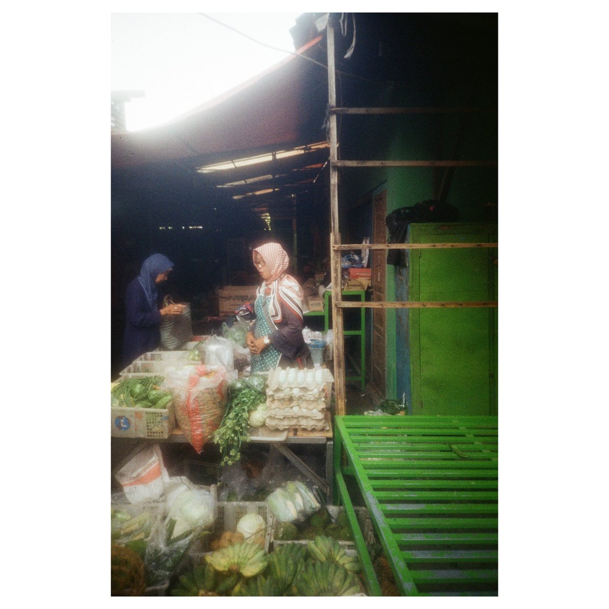 Rizqiadisyah's tweet image. Stay lokal #stayanalog #buyfilmnotmegapixle #indo35mm