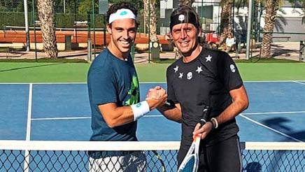 Gazzetta_it's tweet photo. Una giornata da campione: che sfida con #Cecchinato! Cronaca di un allenamento speciale https://t.co/WMnUqrJg8D https://t.co/BG3zh2Z7uW