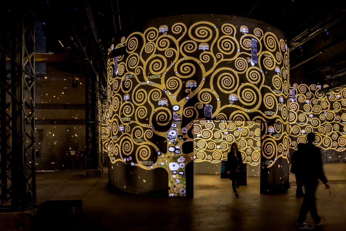 TravelVieaMag's tweet photo. Des nocturnes inédites à l’Atelier des Lumières https://t.co/rOVcwGbfDT #Paris @AtelierLumieres https://t.co/kvOgRgWyLq