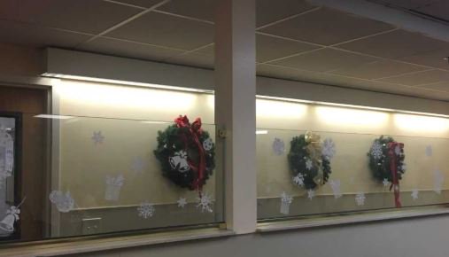SFHBoston's tweet image. It's beginning to look a lot like Christmas at St. Francis House.  Thank you to the #volunteer elves who created some magic in our dining room today! #warminwinter #rebuildinglives