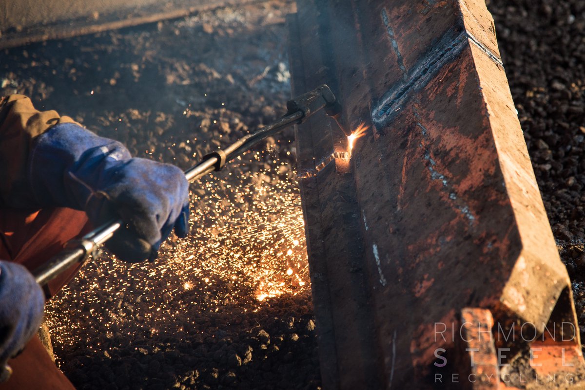RichmondSteel's tweet image. A nice shot of torch-cutting oversized I-beam at the Richmond Yard. #torchcutting #RSR #Ibeam