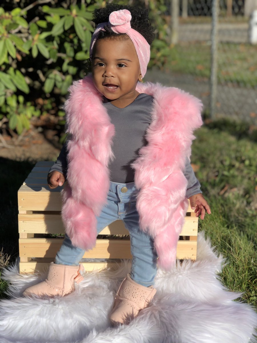 _YONAMARIE04's tweet photo. She’s the queen of sass and the most beautiful soul 💗🎀💖 https://t.co/3ZZ9v5h8mY