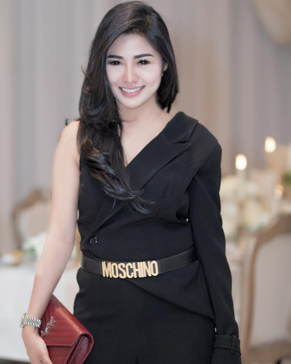GweenCha's tweet photo. Just be who you want to be, not what others want to see.
#IchaGween #ModelPopular #MissPopular #MajalahPopular #PopularMagazine #ModelIndonesia #IndoModel #FemaleDJ https://t.co/Xh5XPGRVkk