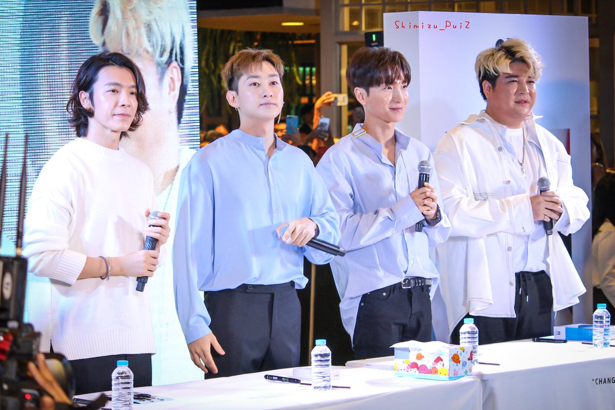 Shimizu_PuiZ's tweet photo. 181216 #SuperJunior Avajar Fansign Event in Thailand @ Central World (3) #FanSigningEventSuperJunior
#Avaja #AvajaThailand #Leeteuk #Shindong #Eunhyuk #Donghae https://t.co/RooFe4TGhn