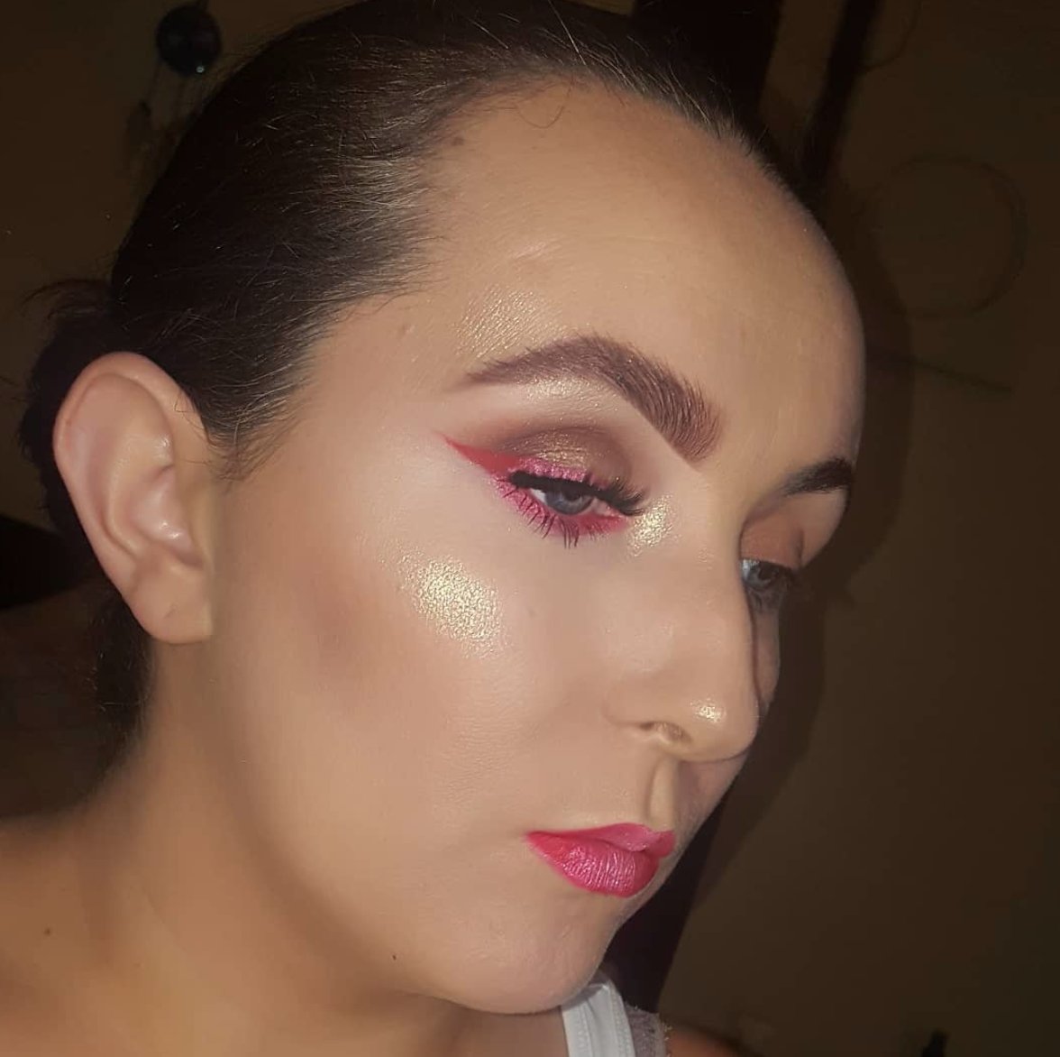 Who loves a red lip at Christmas? Lorz's Love and Lust is rocking our Matte Me in Rioja Red which lasts all night!

#sleekmakeup #myfacemyrules