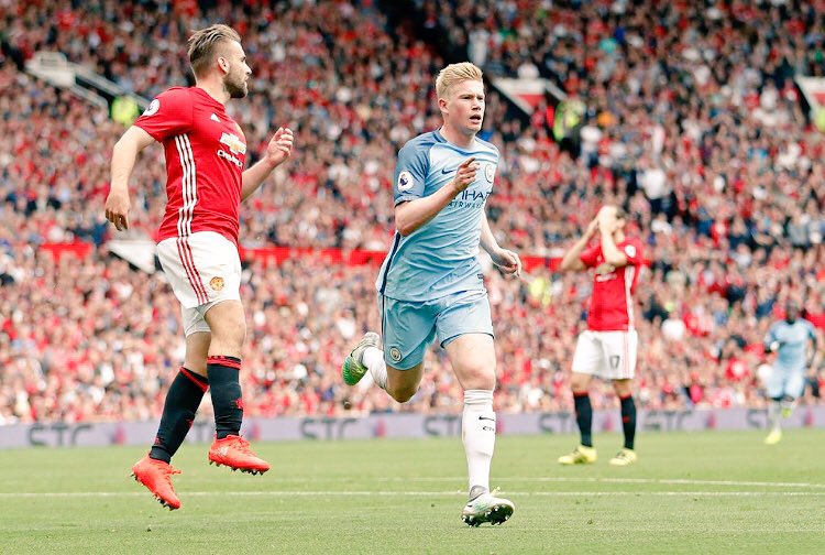 дерби манчестер юнайтед манчестер сити. манчестерское дерби. манчестерское дерби. манчестер юнайтед против манчестер сити. фотосессия манчестер юнайтед выездная.