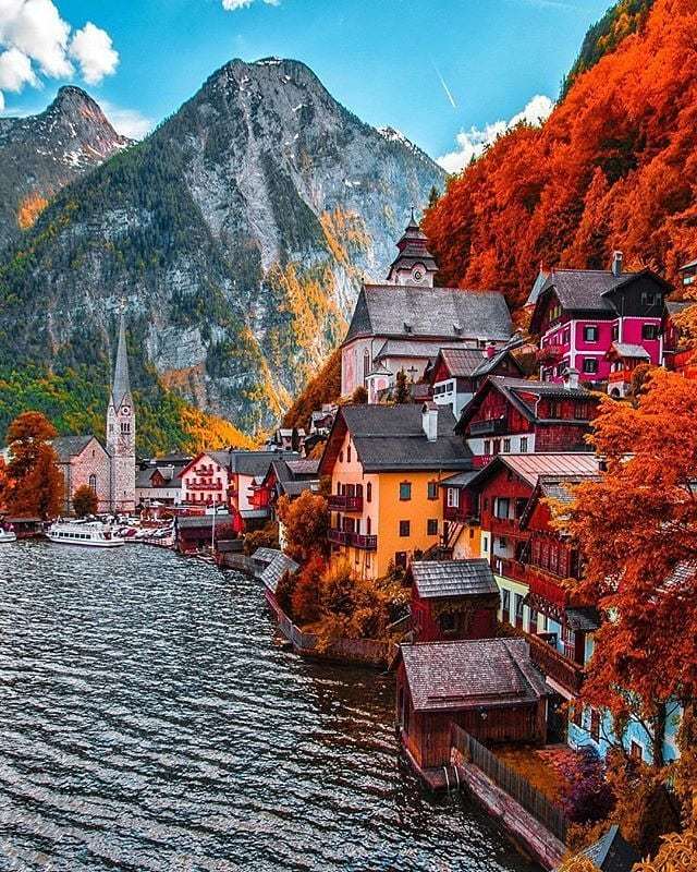 planinterrail's tweet photo. Hallstatt is a truly spectacular Alpine village and is actually the oldest village in Austria!
📍: Hallstatt 🇦🇹
📸: @kardinalmelon
.
.
.
.
.
#interrail #interrailplanner #interrailing #eurotrip #europe #europa #wanderlust #ig_captures #ig_europe #ig_eu… https://t.co/nrguBK6q2W https://t.co/9vNpAdLcyL