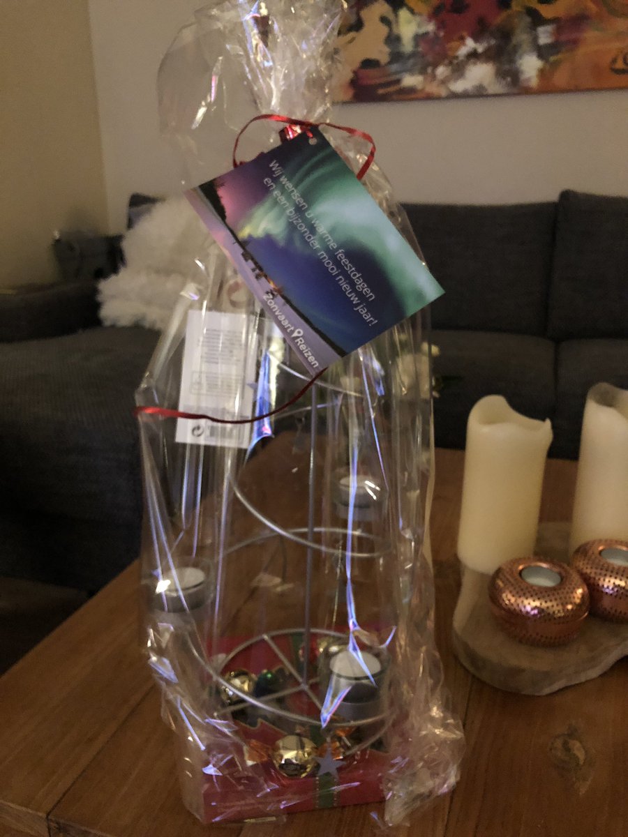 @ZonvaartReizen@uitgeest@ wat een top reisbureau.  Dank voor t leuke geschenk. Op naar de volgende reis. Fijne feestdagen.