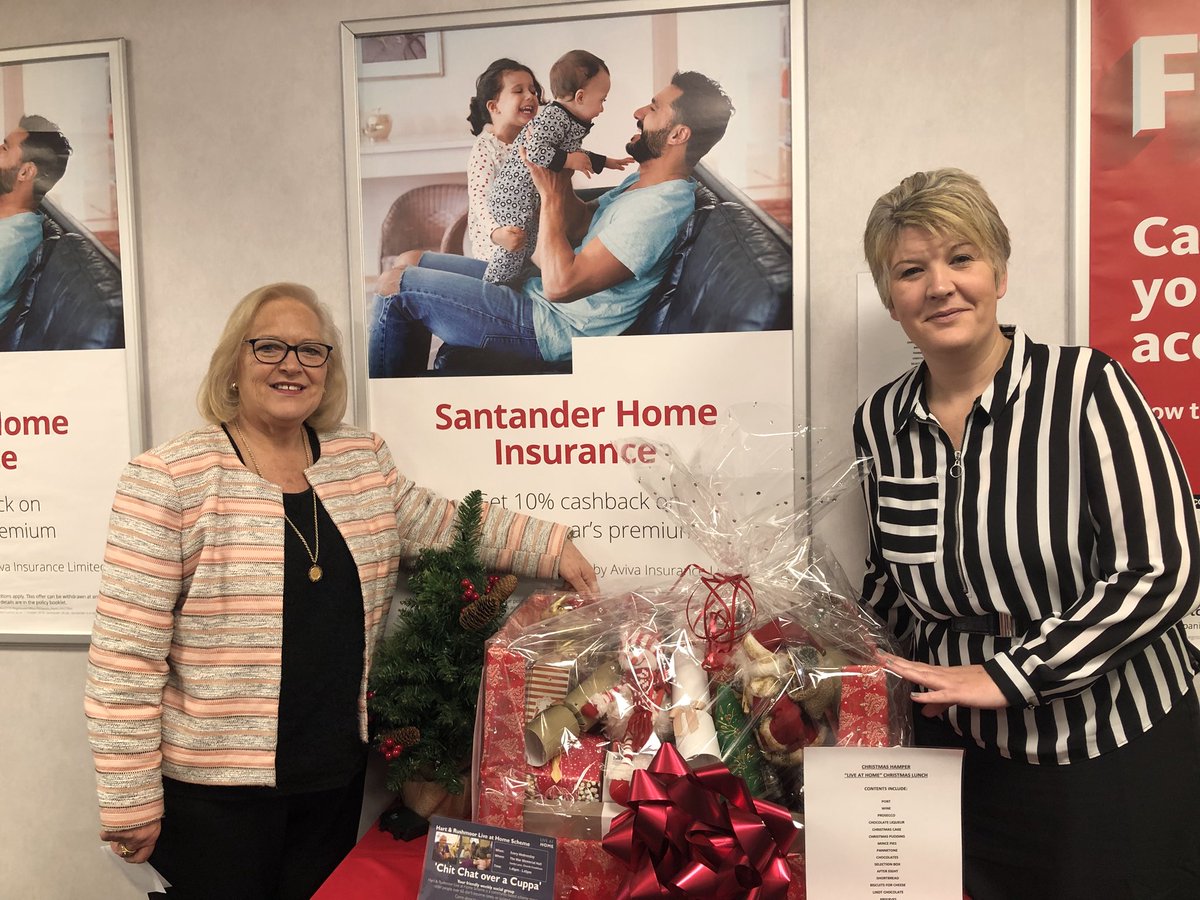 Hartandrushmoor's tweet photo. We are overwhelmed with the generosity &amp; support for our Festive Lunch being held on Weds from Santander Bank, Fleet &amp; their customers. Scheme Manager Tracy popped into the branch this morning to say thank you to Branch Manager Beverley. Such a lovely act of kindness #Hart #Fleet https://t.co/wDrg4qSDS1