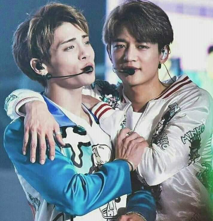 JustinS45943391's tweet photo. MinHo siempre estuvo contigo, asta el último día #Jonghyun https://t.co/VYvjNNok5d