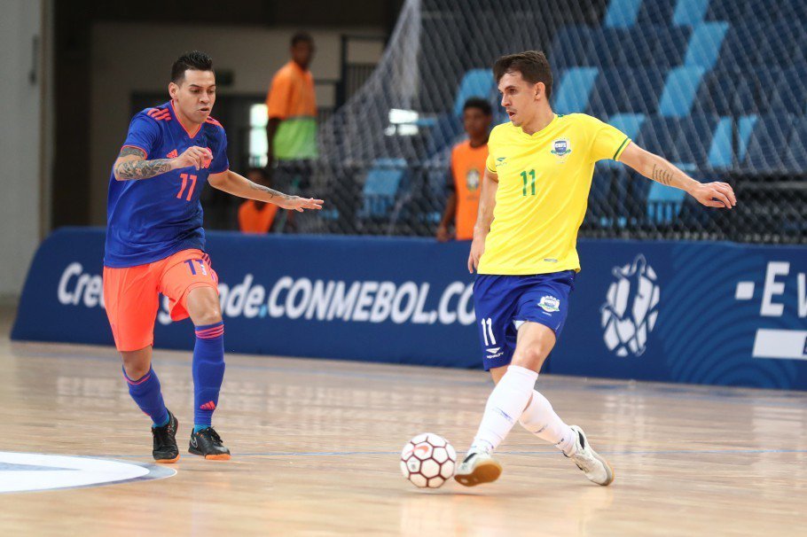 O Brasil conquistou o título da Liga de Futsal no fim de semana! Vem ver como foi o jogo da conquista >> http://bit.ly/2R1txMh